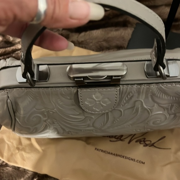 Patricia Nash Gracchi Tooled Leather Crossbody - Picture 5 of 12